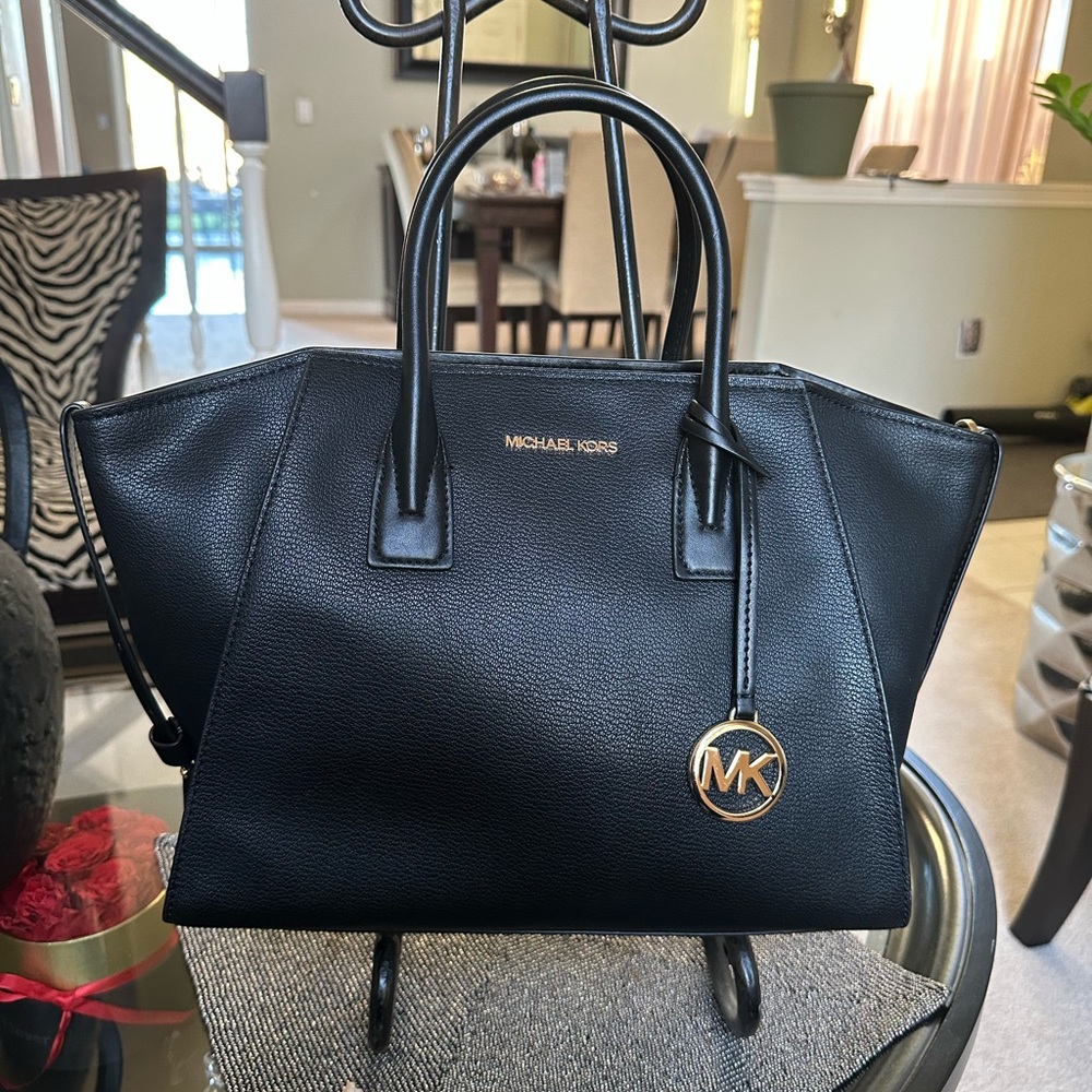 MICHAEL KORS
Avril Leather Top-Zip Satchel - Large